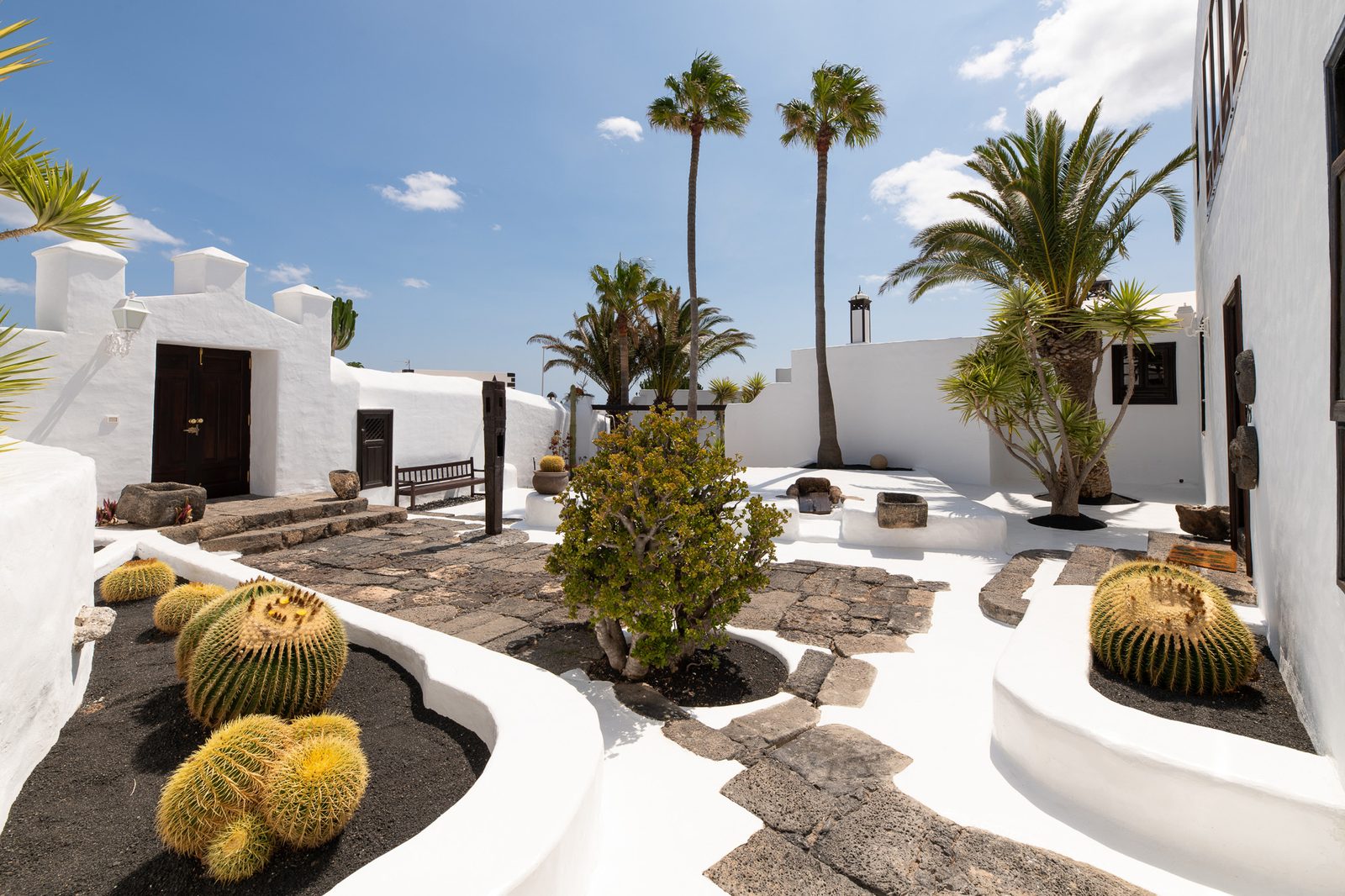 Las Pérgolas — Patio Canario